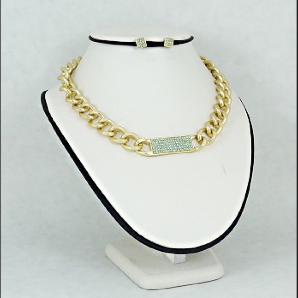 Mint Rhinestone Link Set - Picture 1 of 3